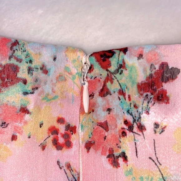 Tahari Arthur S. Levine Cold Shoulder Tiered Floral Dress - Picture 13 of 17